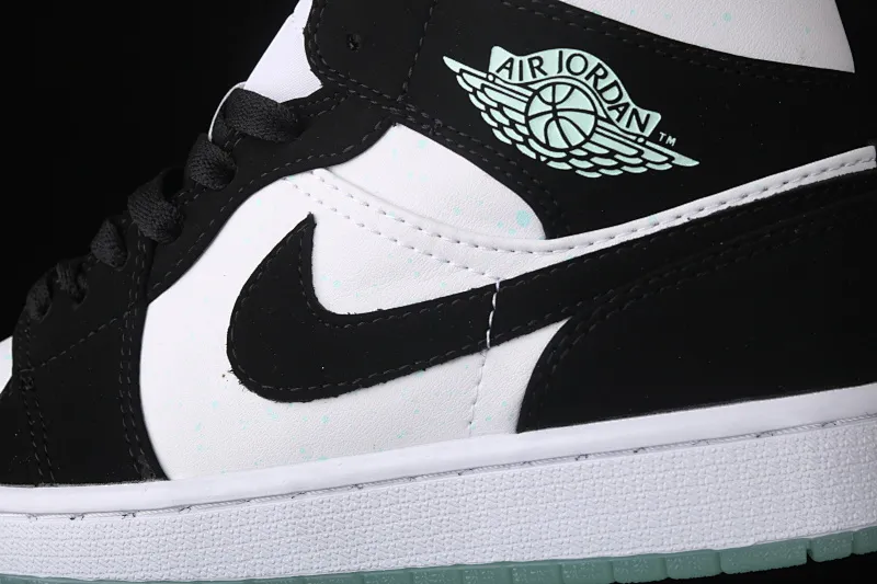 All categories Air Jordan Jordan series basketball shoes Air Jordan 1 Mid Air Jordan 1 Mid AJ1 Joe 1 black and white color luminous starry mid-top BQ6931-103